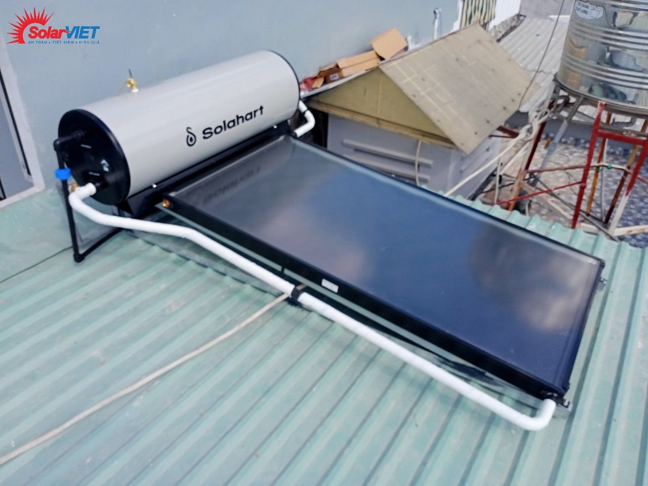 Read more about the article EVNCPC đã thanh toán hơn 922 triệu đồng cho 134 khách hàng bán điện mặt trời trên mái nhà
