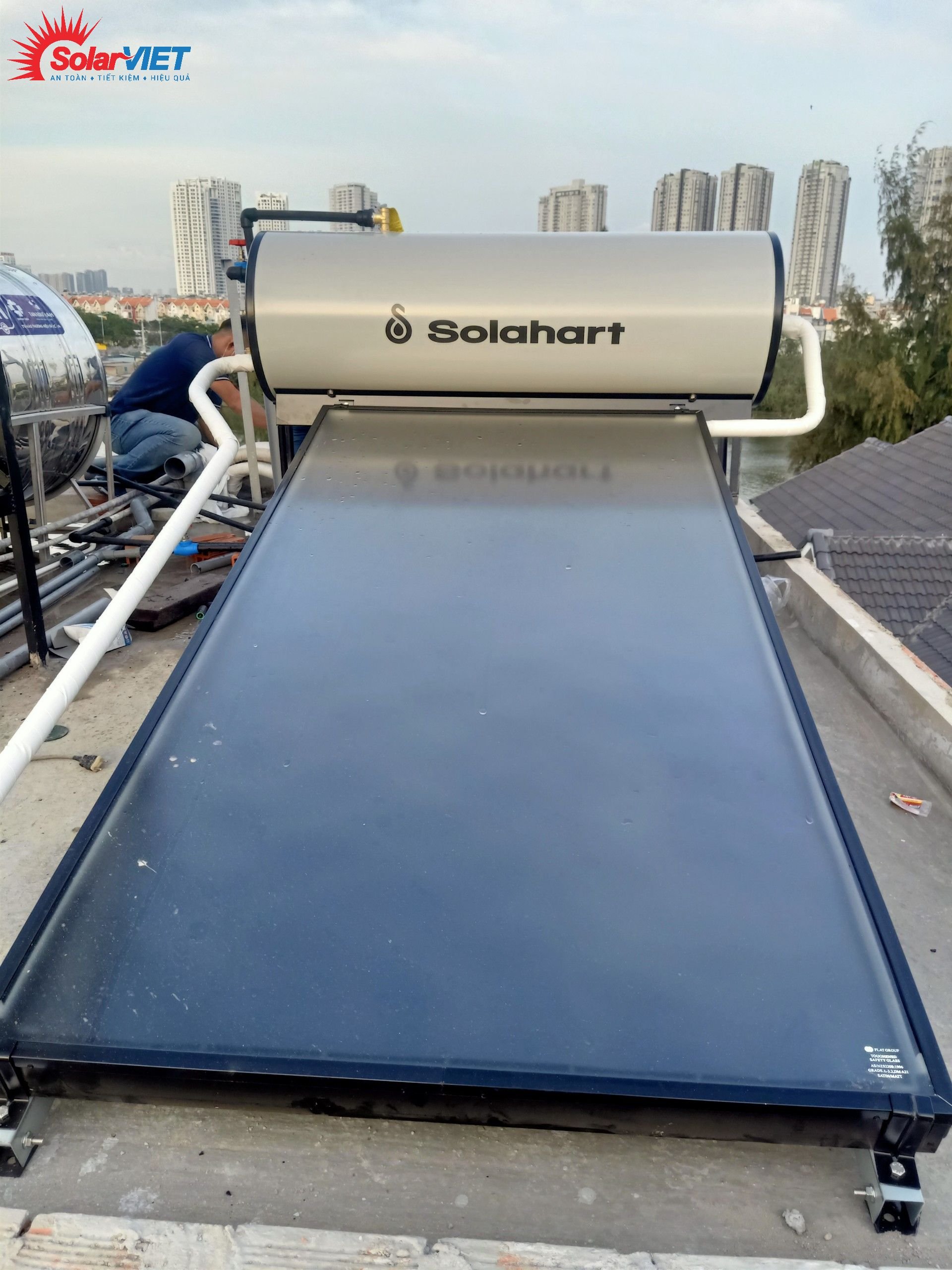 Read more about the article Công trình điện năng lượng mặt trời nhà ở dân dụng hệ 5,280kwp Hóc Môn