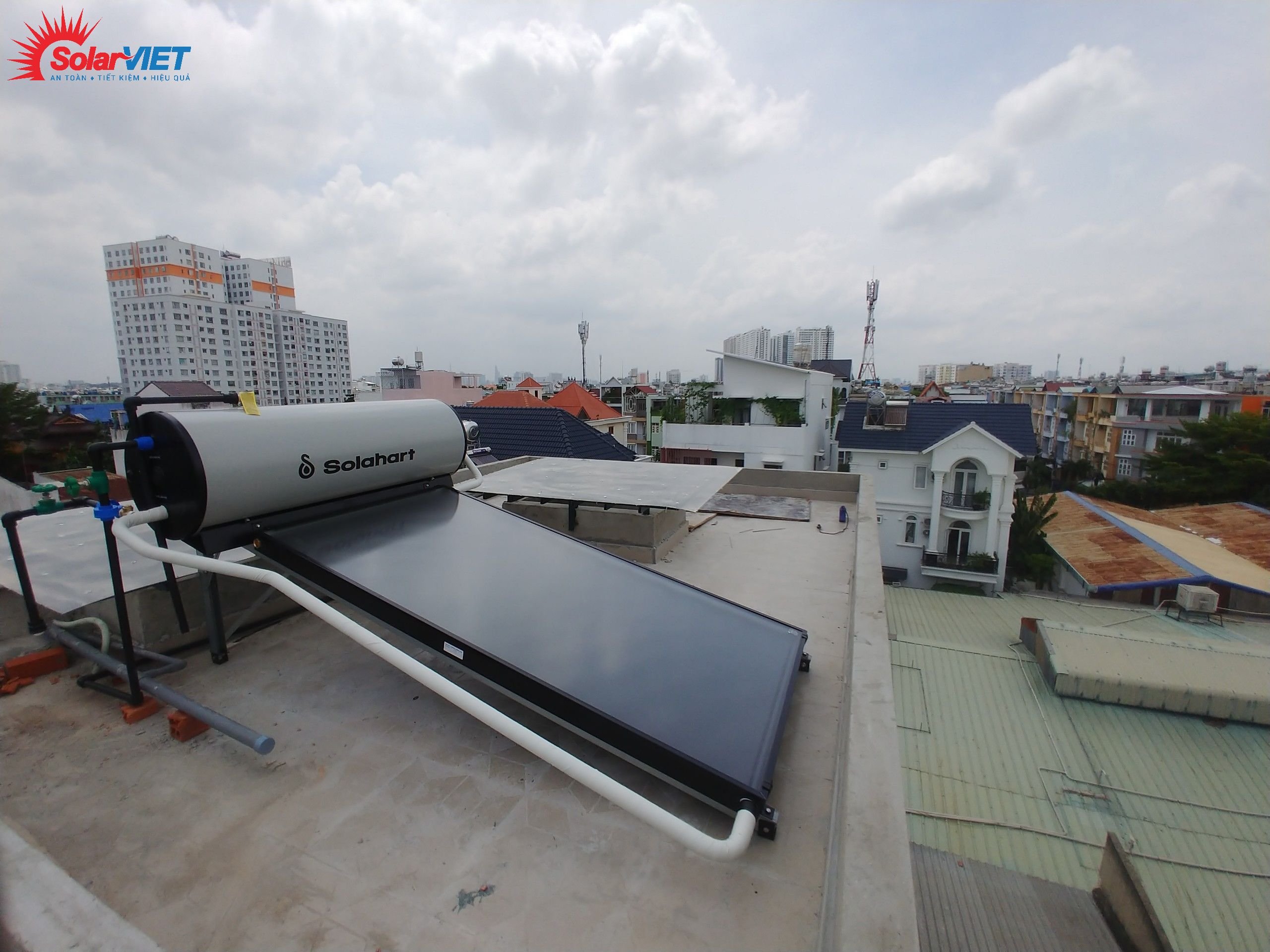 Read more about the article Solahart Sunheat 150L Lắp Mái Nghiêng.